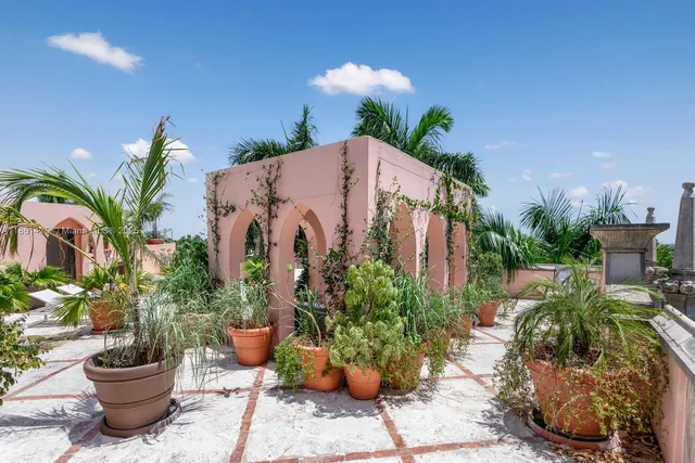 $24,000,000 | 1840 South Bayshore Lane, Miami, FL 33133