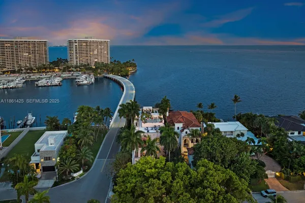 $18,900,000 | 1840 South Bayshore Lane, Miami, FL 33133