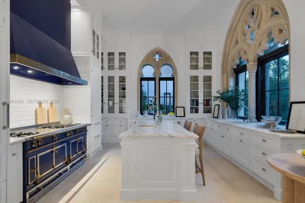 $18,900,000 | 1840 South Bayshore Lane, Miami, FL 33133