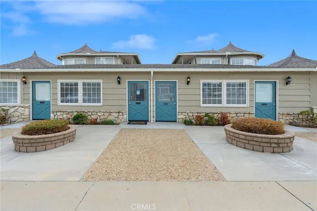 front view of house with a yard