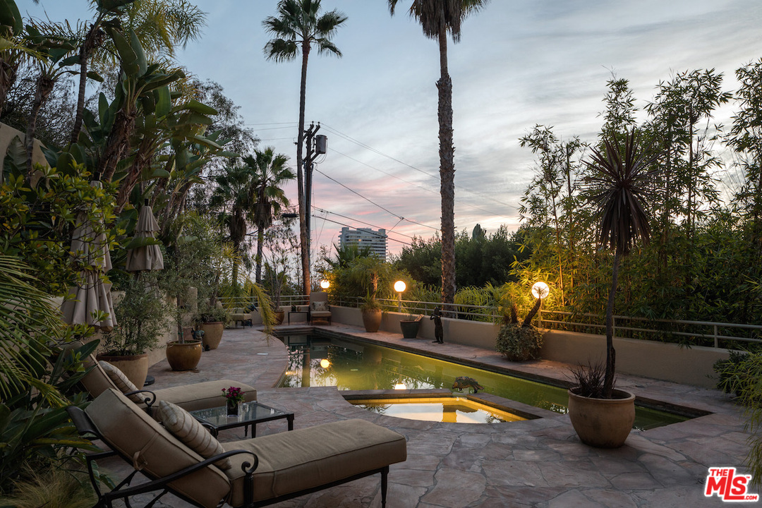 1368 Vireo Drive Los Angeles, CA 90069 - Photo 2 of 14