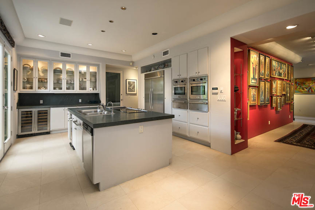 1368 Vireo Drive Los Angeles, CA 90069 - Photo 8 of 14