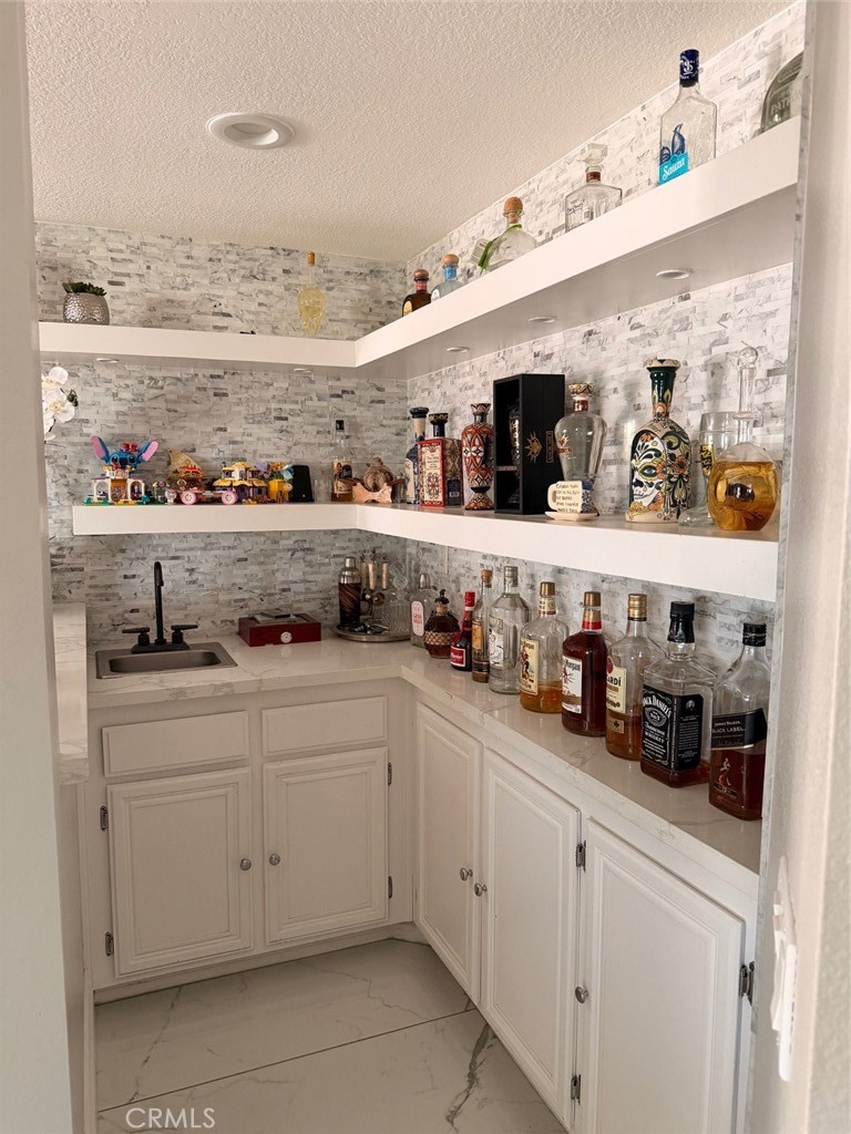 17289 Armintrout Drive Riverside, CA 92504 - Photo 27 of 58 Bar