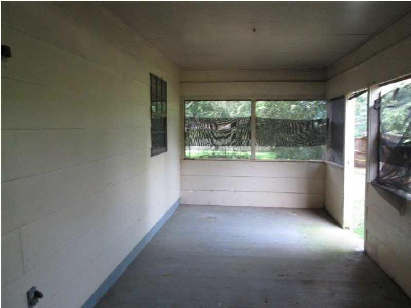 1761 Maria Drive Jackson, MS 39204 - Photo 9 of 11 Enclosed patio
