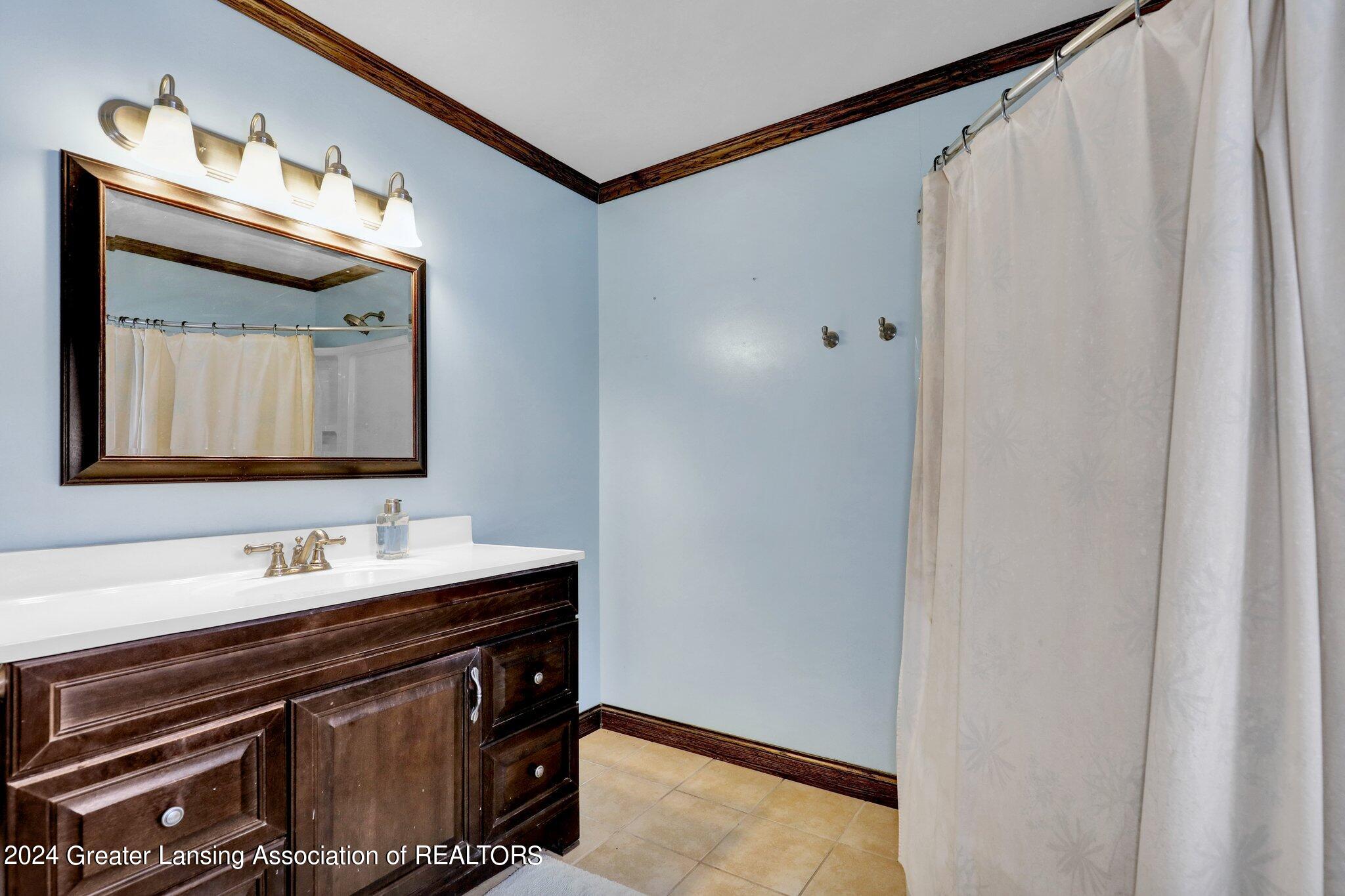 2595 Narrow Lake Road Charlotte, MI 48813 - Photo 11 of 29 9-web-or-mls-Open Ended Media-9