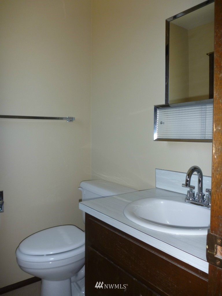 1305 Eshom Road Centralia, WA 98531 - Photo 12 of 20 Gallery Image 12