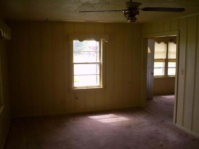1513 Georgia Crossing Road Winchester, TN 37398 - Photo 8 of 20 Another angle of the large living room