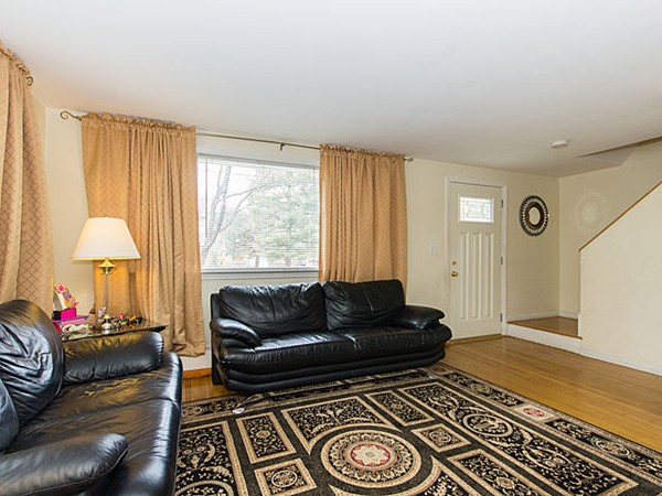12 Charles Road, Unit 12 Winchester, MA 01890 - Photo 4 of 14 Gallery Image 4