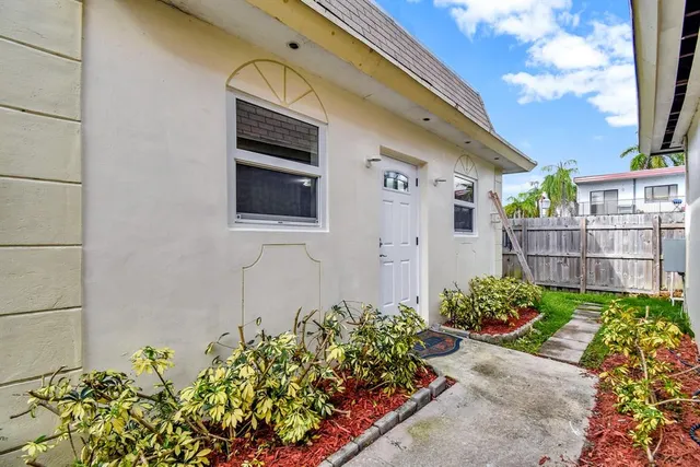 $1,280,000 | 2466 Taylor Street, Unit 205 2B 3C 3D & 4D, Hollywood, FL 33020