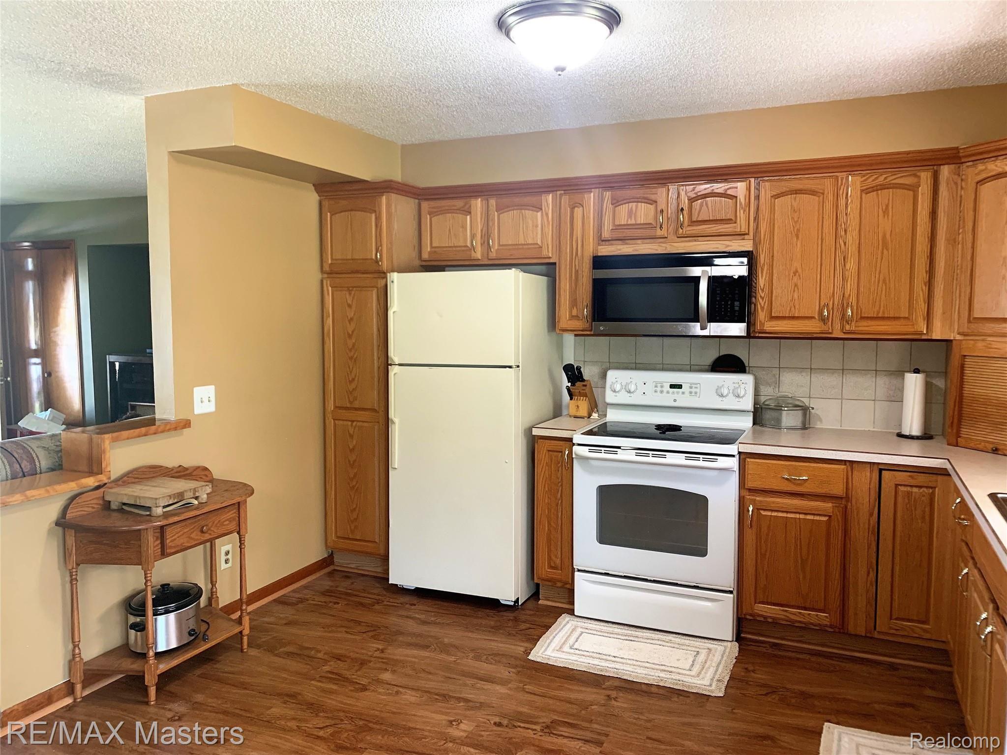 3743 Ohara Road Carleton, MI 48117 - Photo 7 of 30 Kitchen
