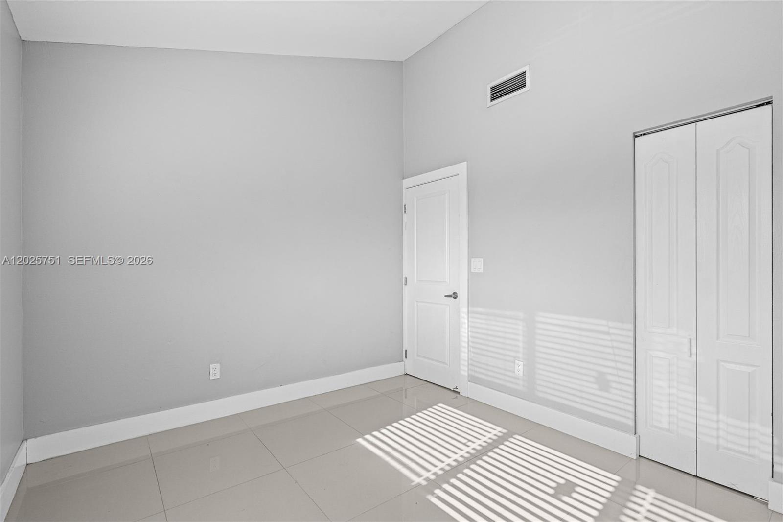 14357 Kendale Lakes Circle Miami, FL 33183 - Photo 38 of 67