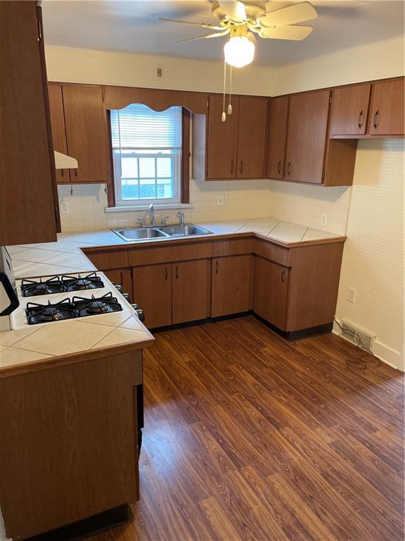 320 Twin Bridges Road Charleroi, PA 15022 - Photo 2 of 17