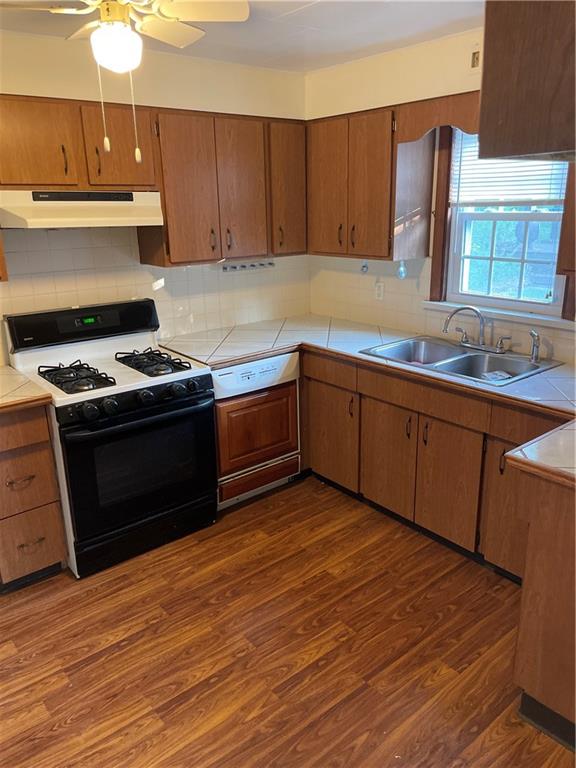 320 Twin Bridges Road Charleroi, PA 15022 - Photo 3 of 17