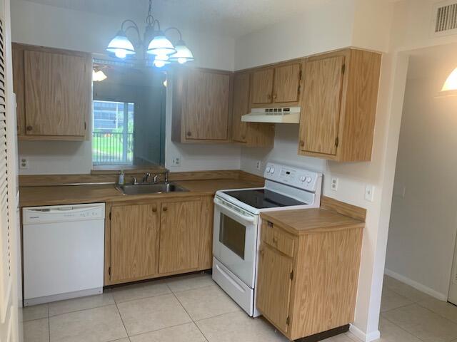 6585 Kensington Lane, Unit 304 Delray Beach, FL 33446 - Photo 7 of 30 IMG_3222