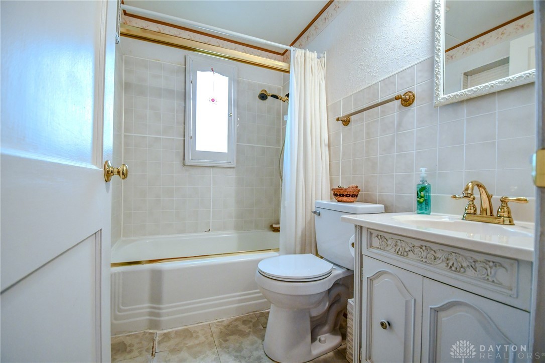 333 South Bromfield Road Kettering, OH 45429 - Photo 17 of 34