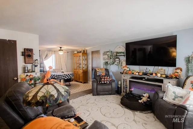 $265,000 | 160 South 11th East, Mountain Home, ID 83647