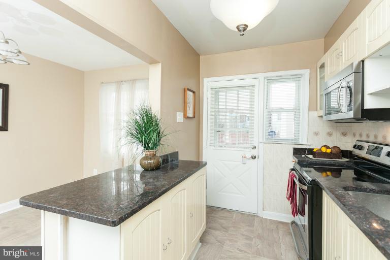 819 Arncliffe Road Essex, MD 21221 - Photo 2 of 7 Kitchen