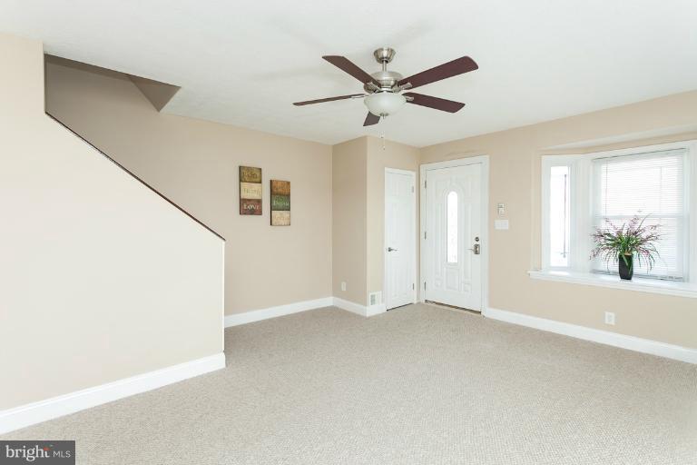 819 Arncliffe Road Essex, MD 21221 - Photo 3 of 7 Living Room