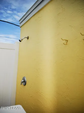 $2,400 | 828 26th Avenue, New Smyrna Beach, FL 32169