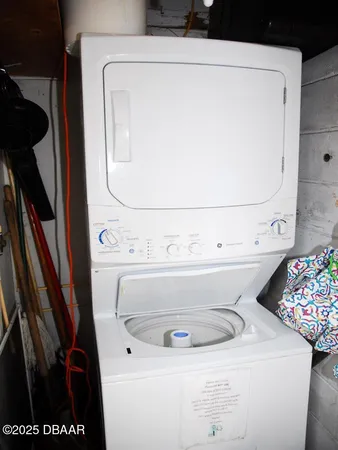 $2,400 | 828 26th Avenue, New Smyrna Beach, FL 32169