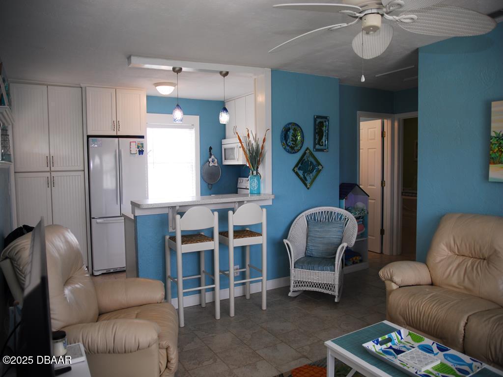 828 26th Avenue New Smyrna Beach, FL 32169 - Photo 3 of 13 903998.10