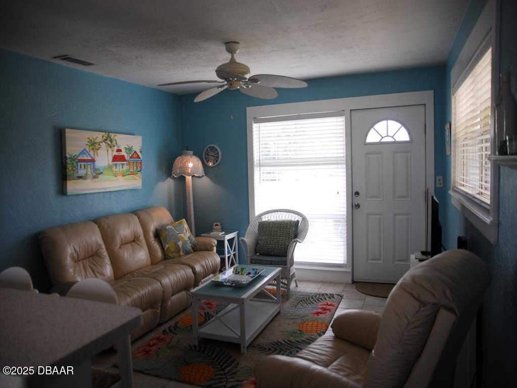 828 26th Avenue New Smyrna Beach, FL 32169 - Photo 6 of 13 903998.9