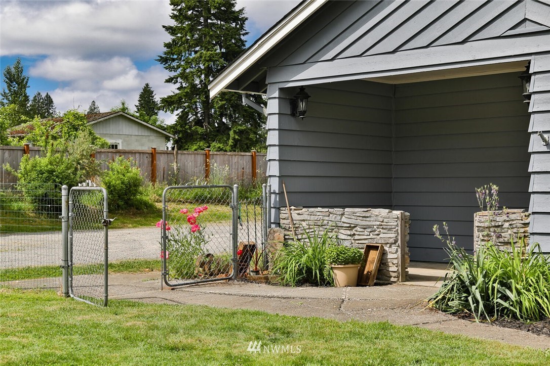 14207 196th Avenue Southeast Renton, WA 98059 - Photo 3 of 30 Gallery Image 3