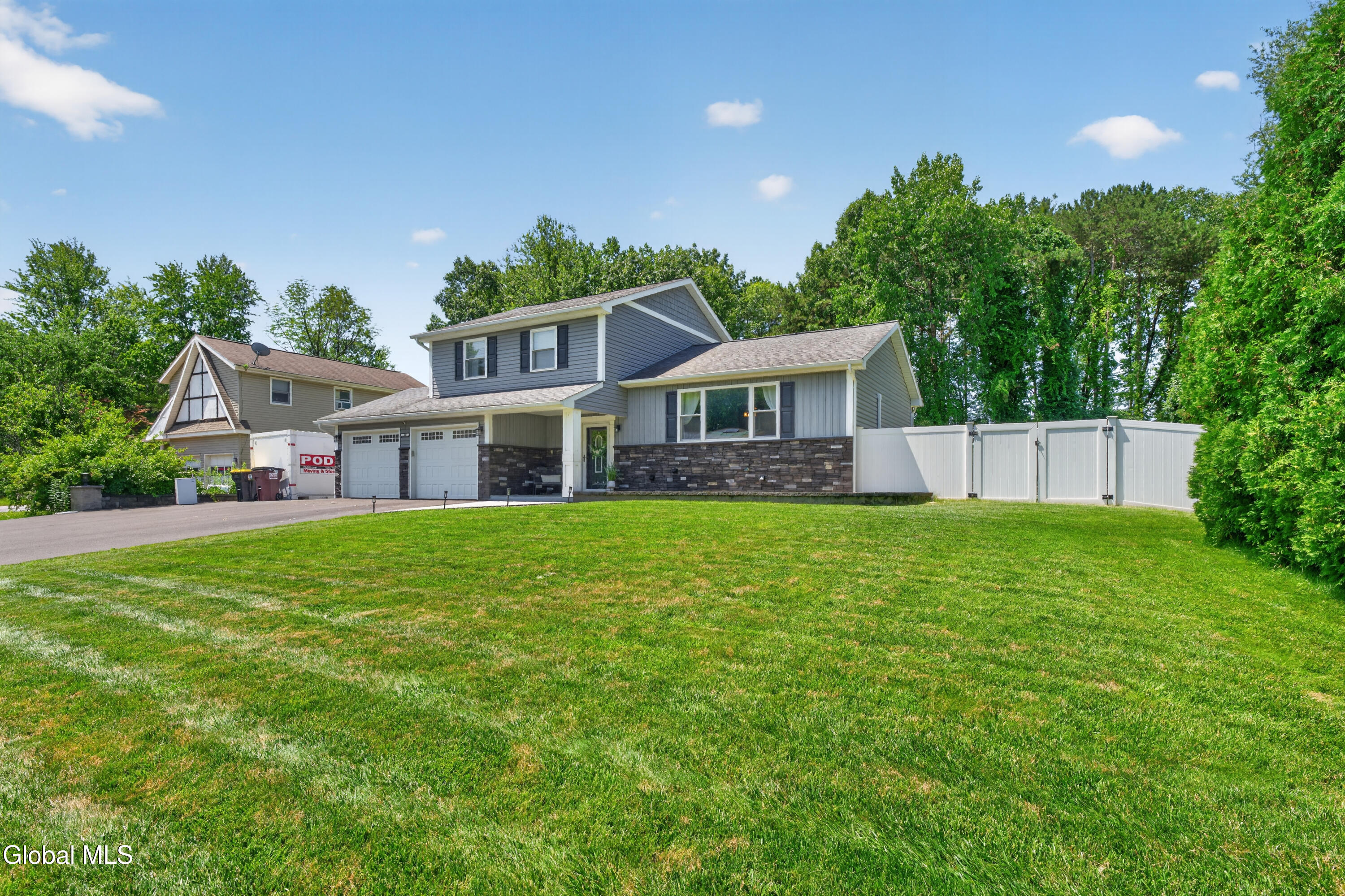 60 Denison Road Colonie, NY 12309 - Photo 2 of 26 0 Front 3