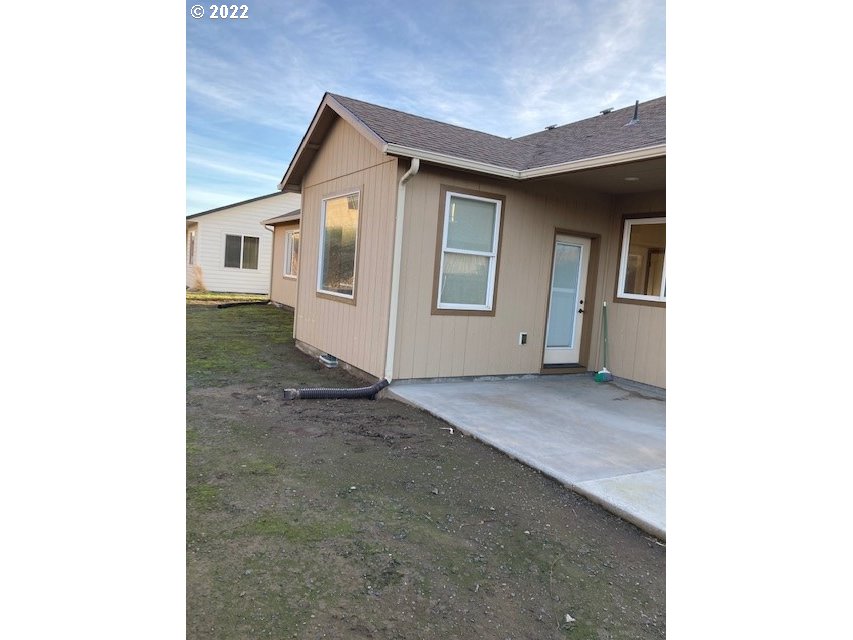 1734 Southwest 3rd Street Pendleton, OR 97801 - Photo 25 of 29 a view of a house with a yard