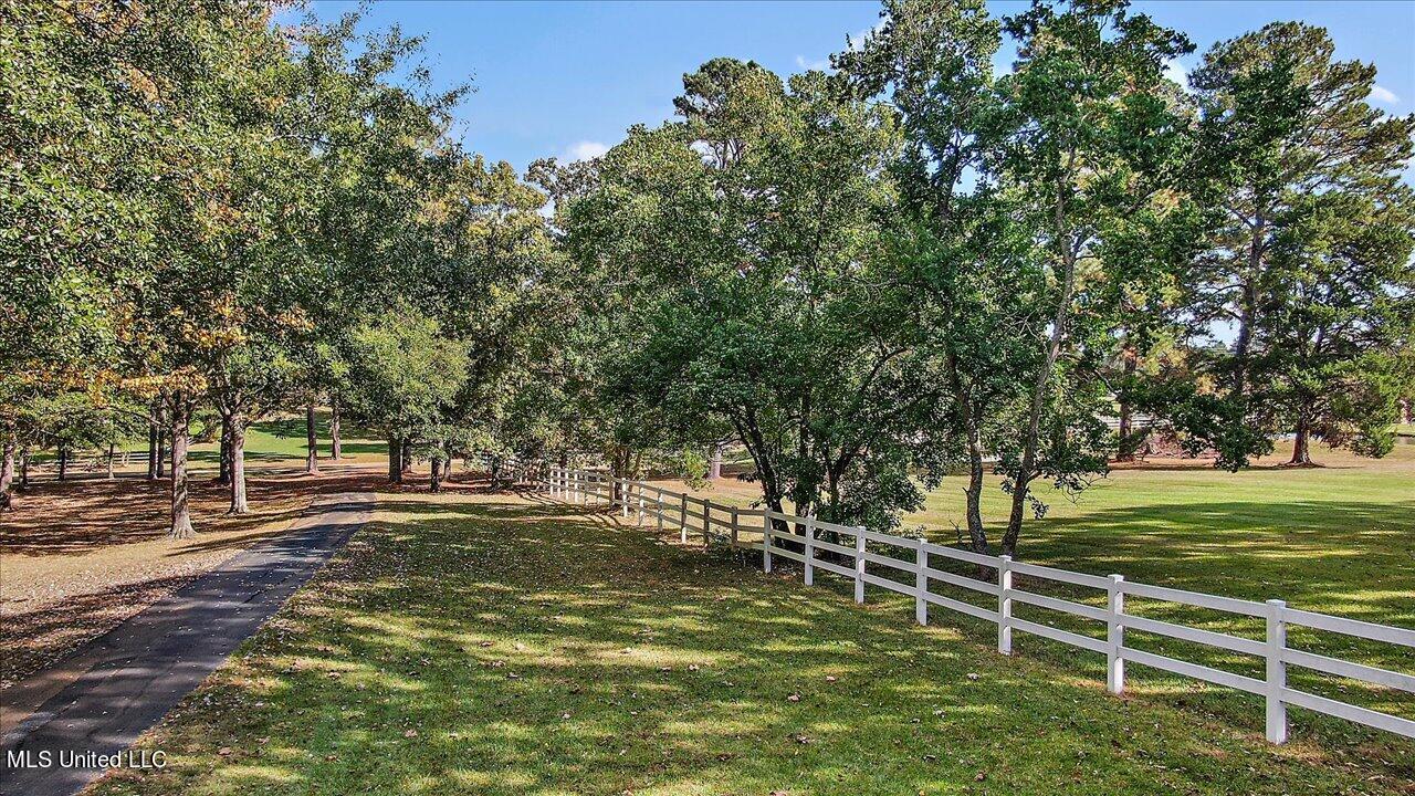 577 North Old Canton Road Madison, MS 39110 - Photo 11 of 53 13-577 N Old Canton Rd