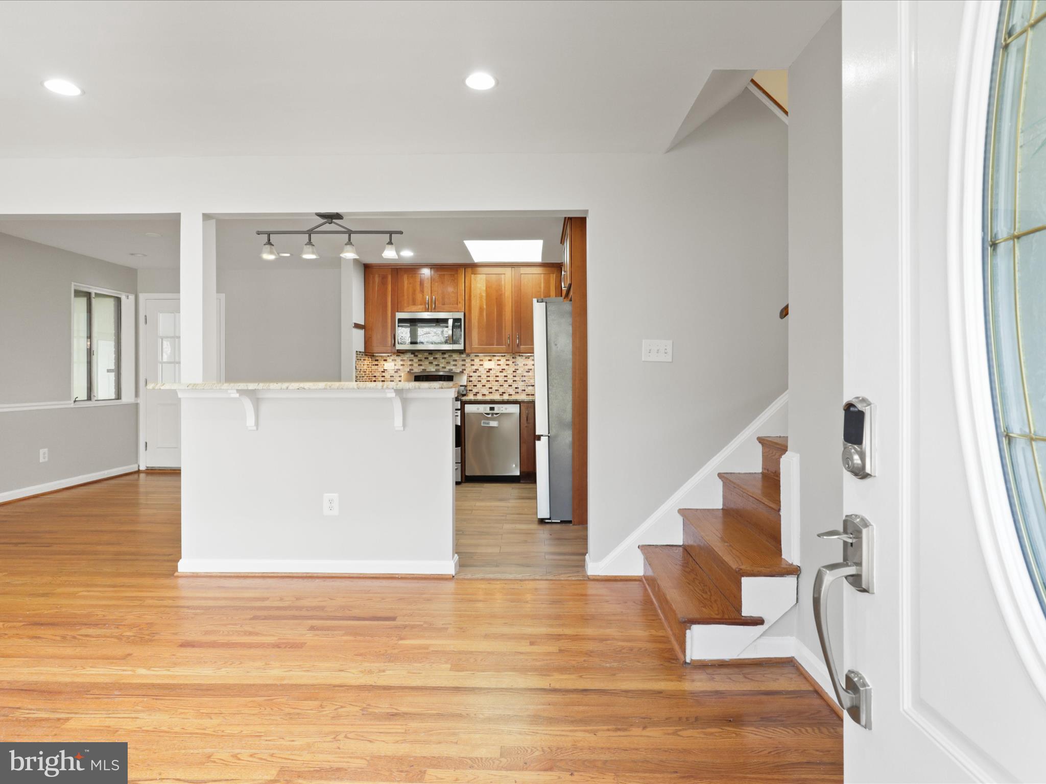 6817 Cabin John Road Springfield, VA 22150 - Photo 5 of 50