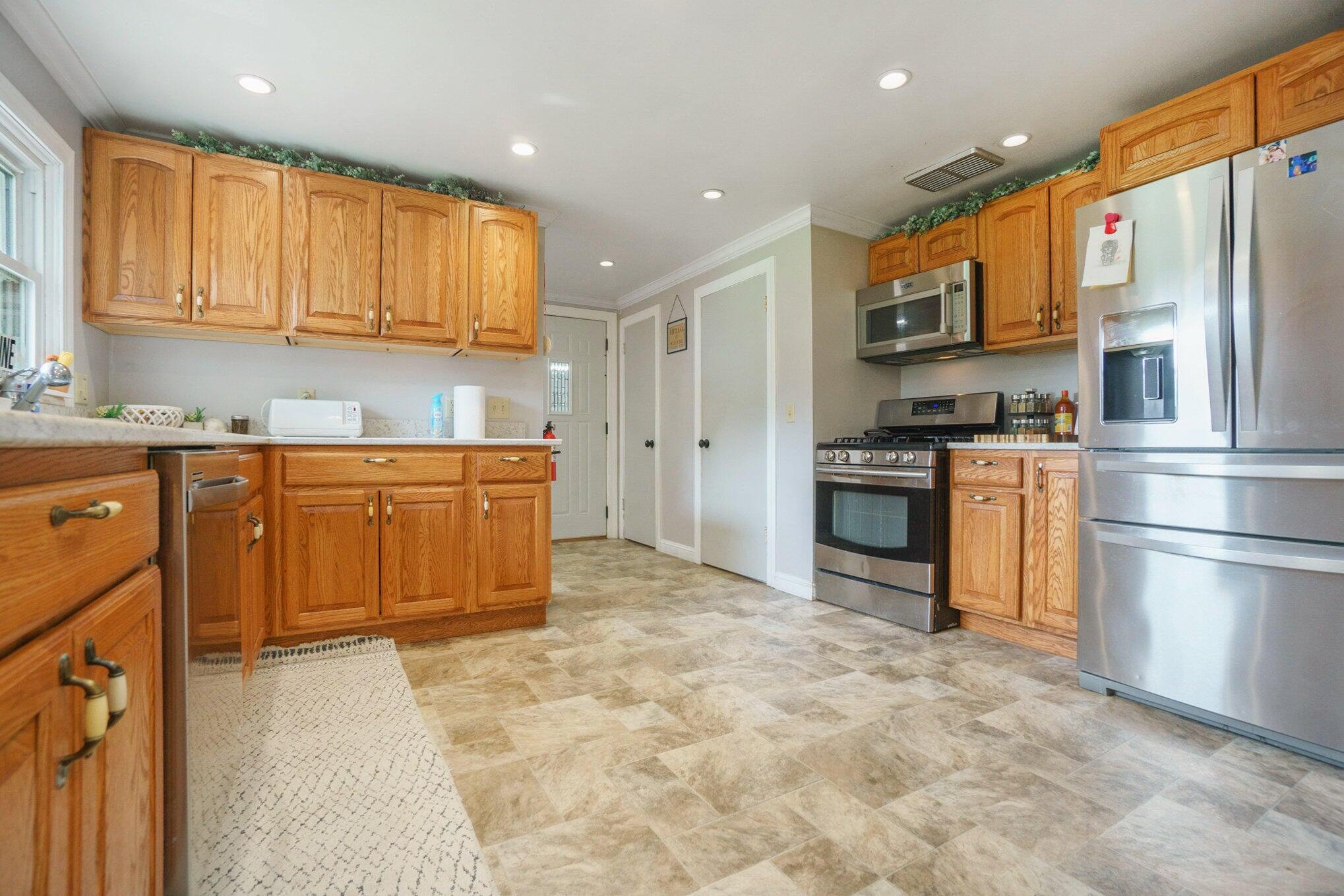 141 South Drake Road Kalamazoo, MI 49006 - Photo 8 of 18 Interior 6