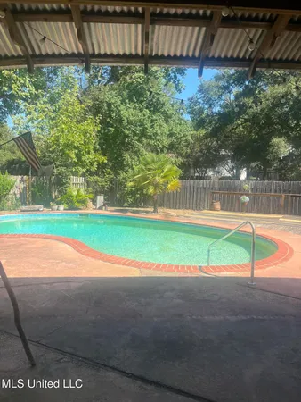 $249,500 | 50 Woodridge Place, Jackson, MS 39211