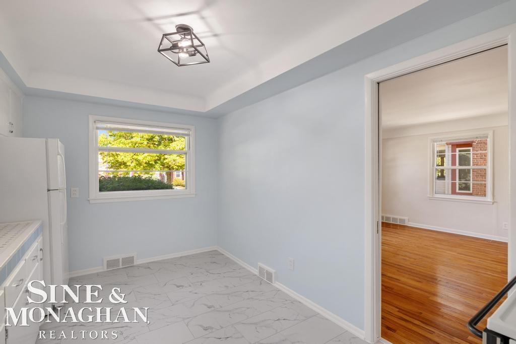 1793 Roslyn Road Grosse Pointe, MI 48236 - Photo 12 of 44 50199142-9EE0257C-BF5B-4EEB-B84E-CE0AA7784A83.JPG