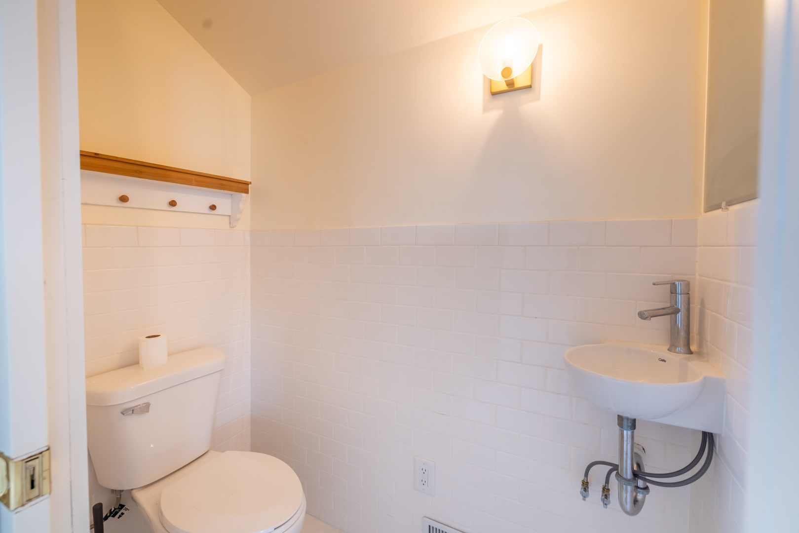 17846 West 3000S Road Buckingham, IL 60917 - Photo 17 of 30 a bathroom with a sink a toilet and shower
