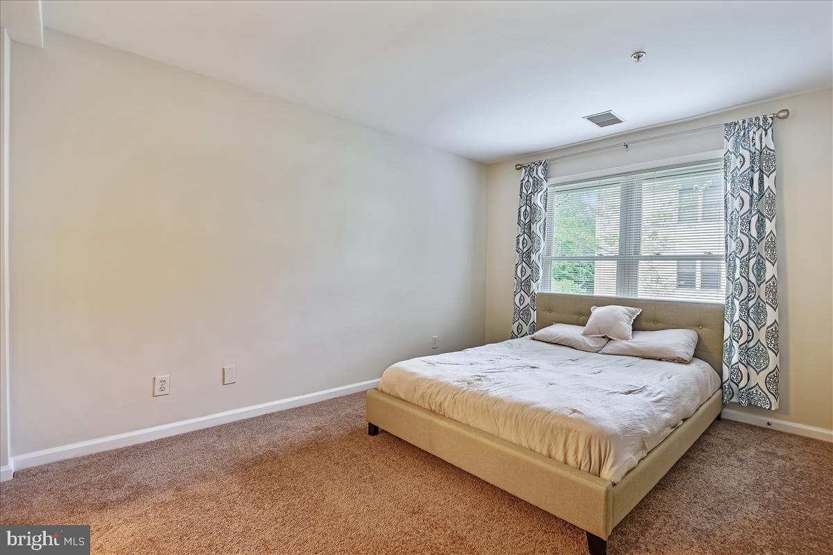 1138 Cove Road, Unit 201 Annapolis, MD 21403 - Photo 12 of 46 Primary Bedroom