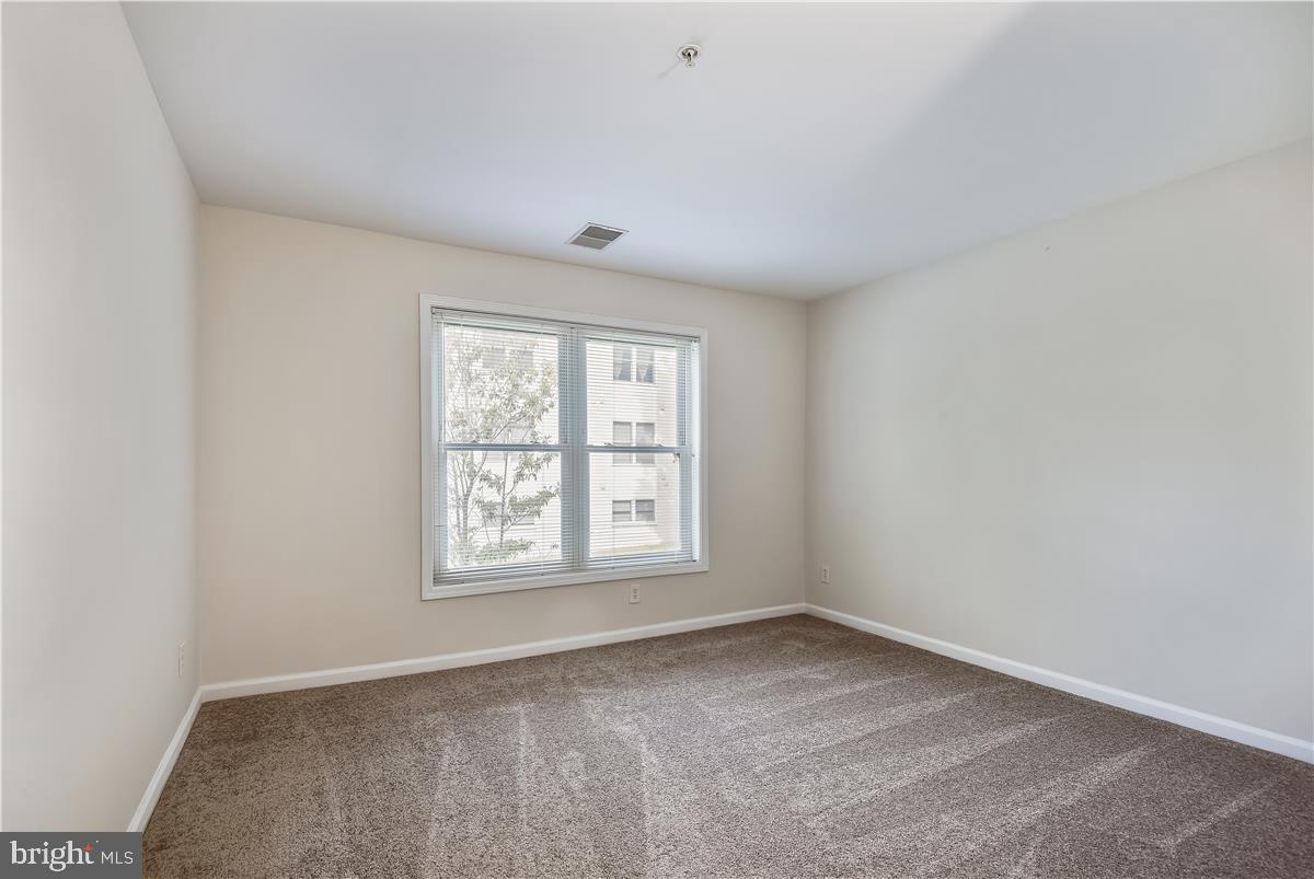 1138 Cove Road, Unit 201 Annapolis, MD 21403 - Photo 16 of 46 Second Bedroom
