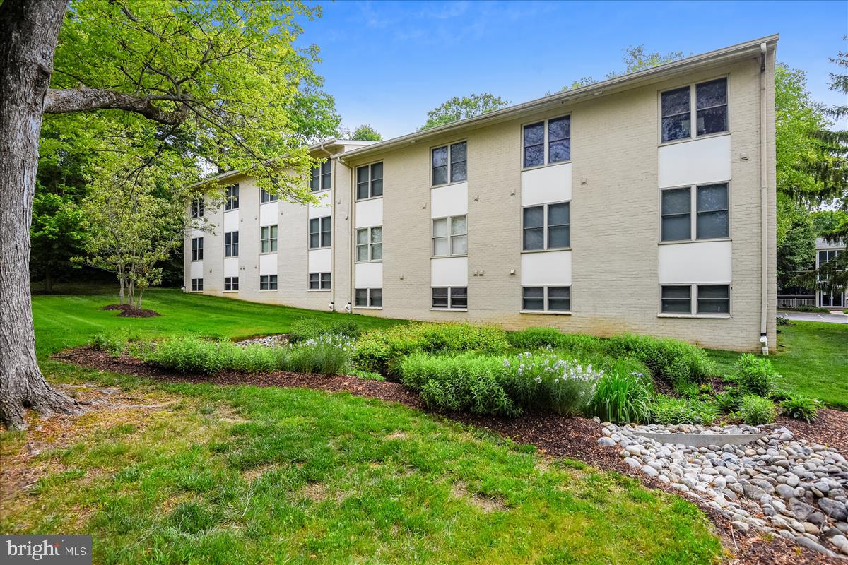 1138 Cove Road, Unit 201 Annapolis, MD 21403 - Photo 28 of 46 Rear Building