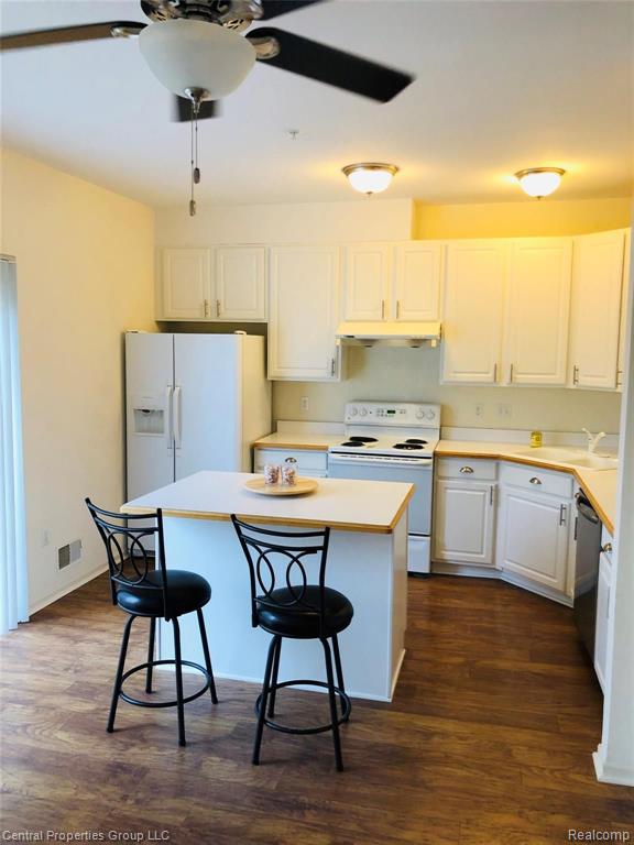 701 Cherry Orchard Road Canton, MI 48188 - Photo 9 of 28