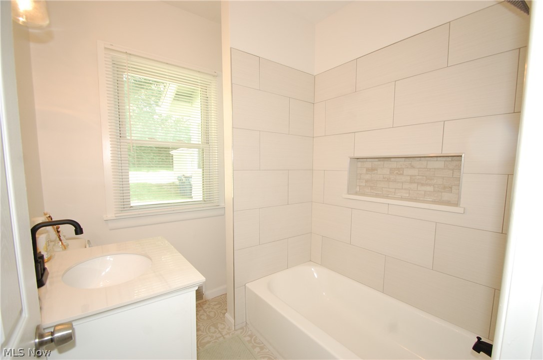 455 Spring Street Struthers, OH 44471 - Photo 11 of 17 Gallery Image 11
