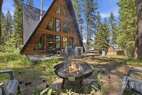 $679,900 | 64 Fairway Drive, Garden Valley, ID 83622