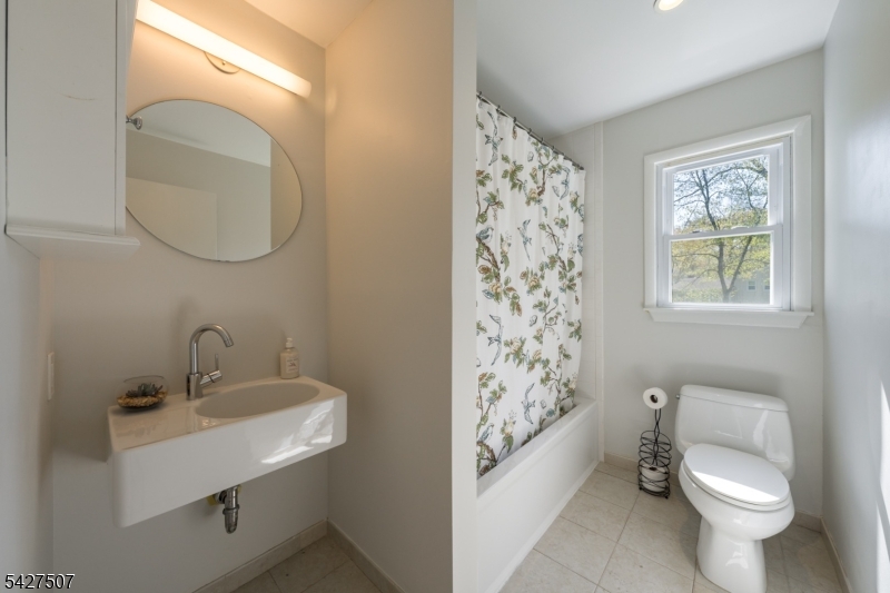 380 Charnwood Road New Providence, NJ 07974 - Photo 18 of 50
