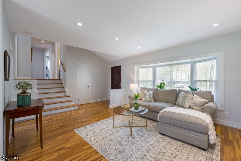 380 Charnwood Road New Providence, NJ 07974 - Photo 3 of 50