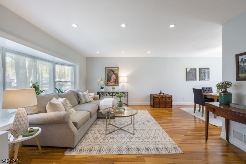 380 Charnwood Road New Providence, NJ 07974 - Photo 4 of 50