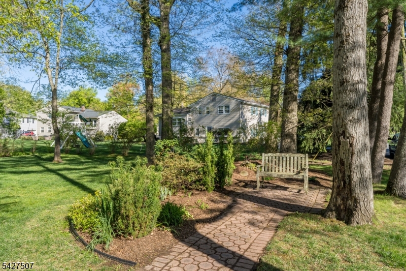 380 Charnwood Road New Providence, NJ 07974 - Photo 46 of 50