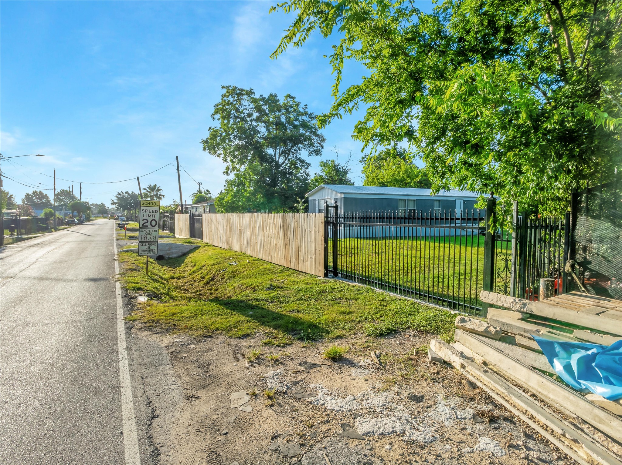 719 Manor Street Houston, TX 77015 - Photo 9 of 24 a view of a backyard