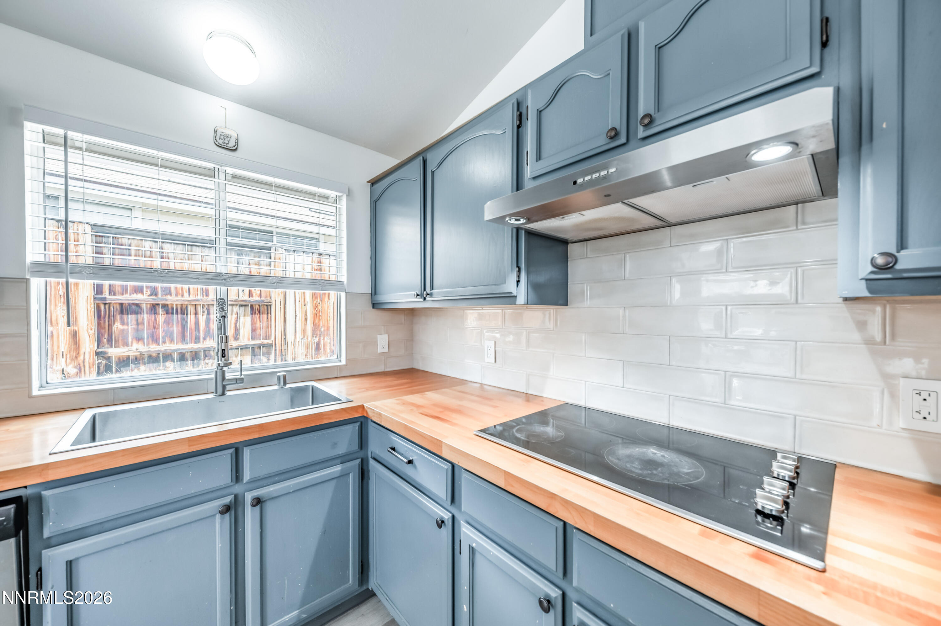 1789 Lakeland Hills Drive Reno, NV 89523 - Photo 23 of 43 LL-1033