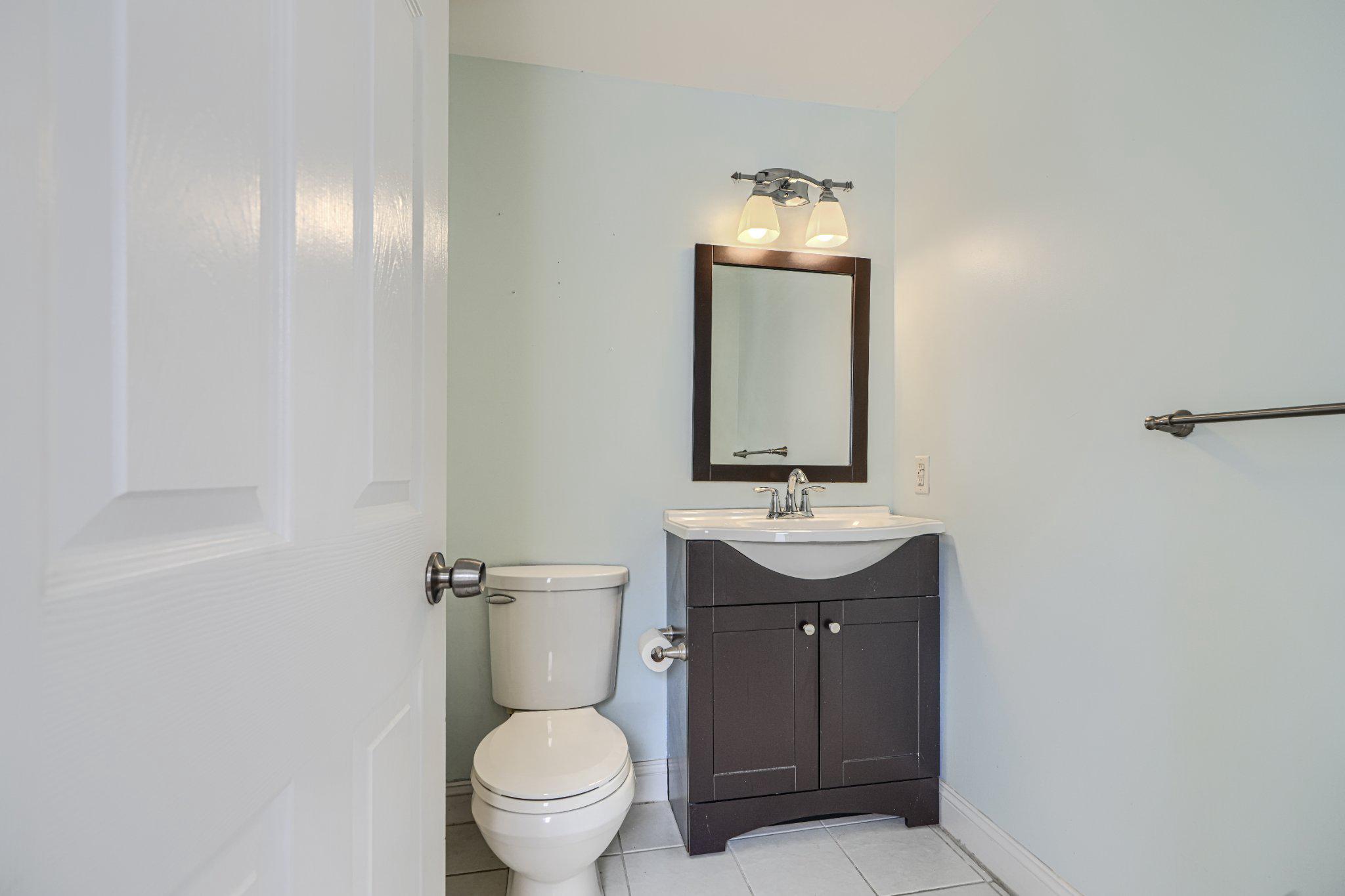 232 South Ann Street Baltimore, MD 21231 - Photo 27 of 62 2nd Floor Hall Bathroom