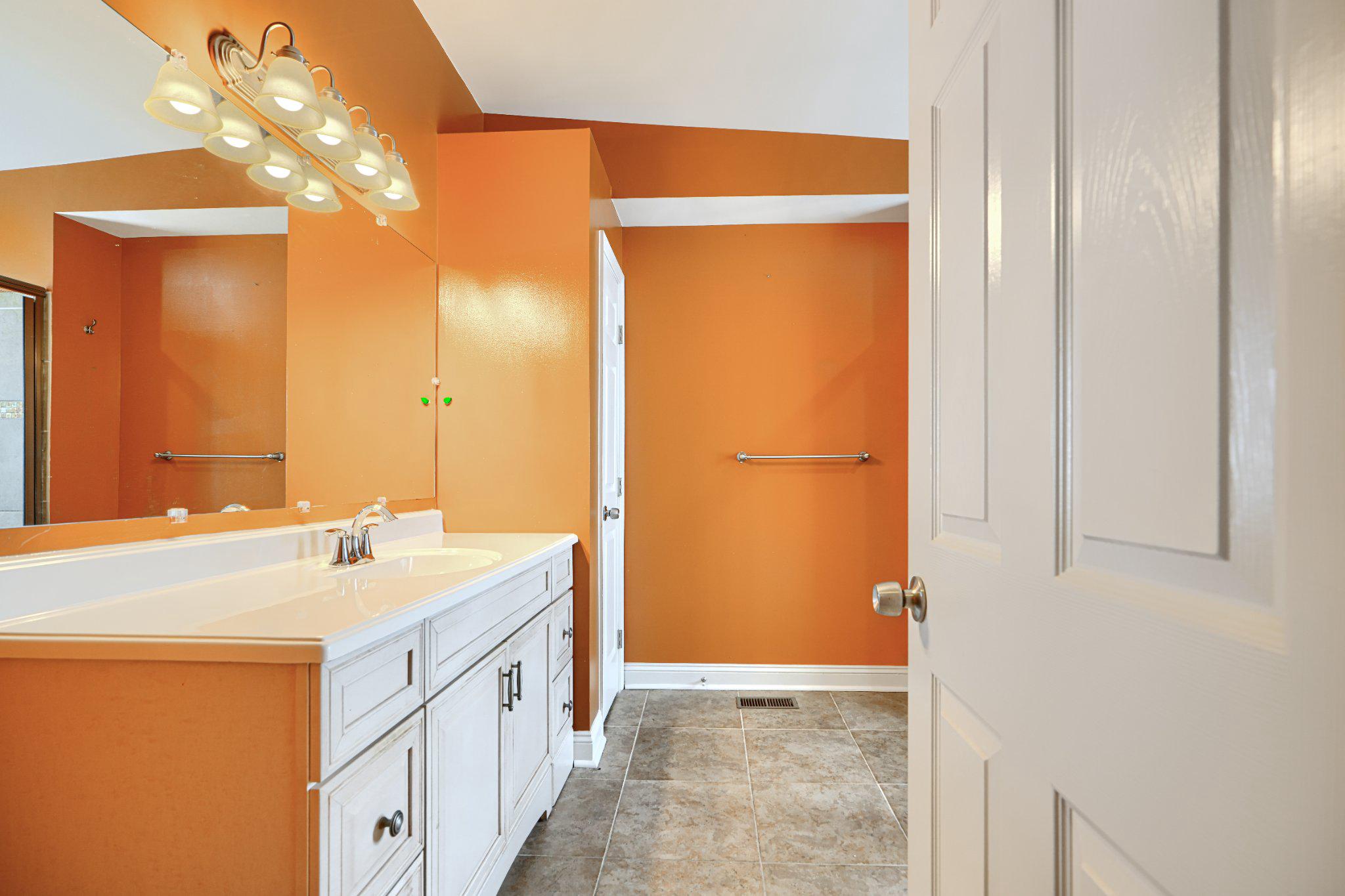 232 South Ann Street Baltimore, MD 21231 - Photo 41 of 62 3rd Floor Bathroom