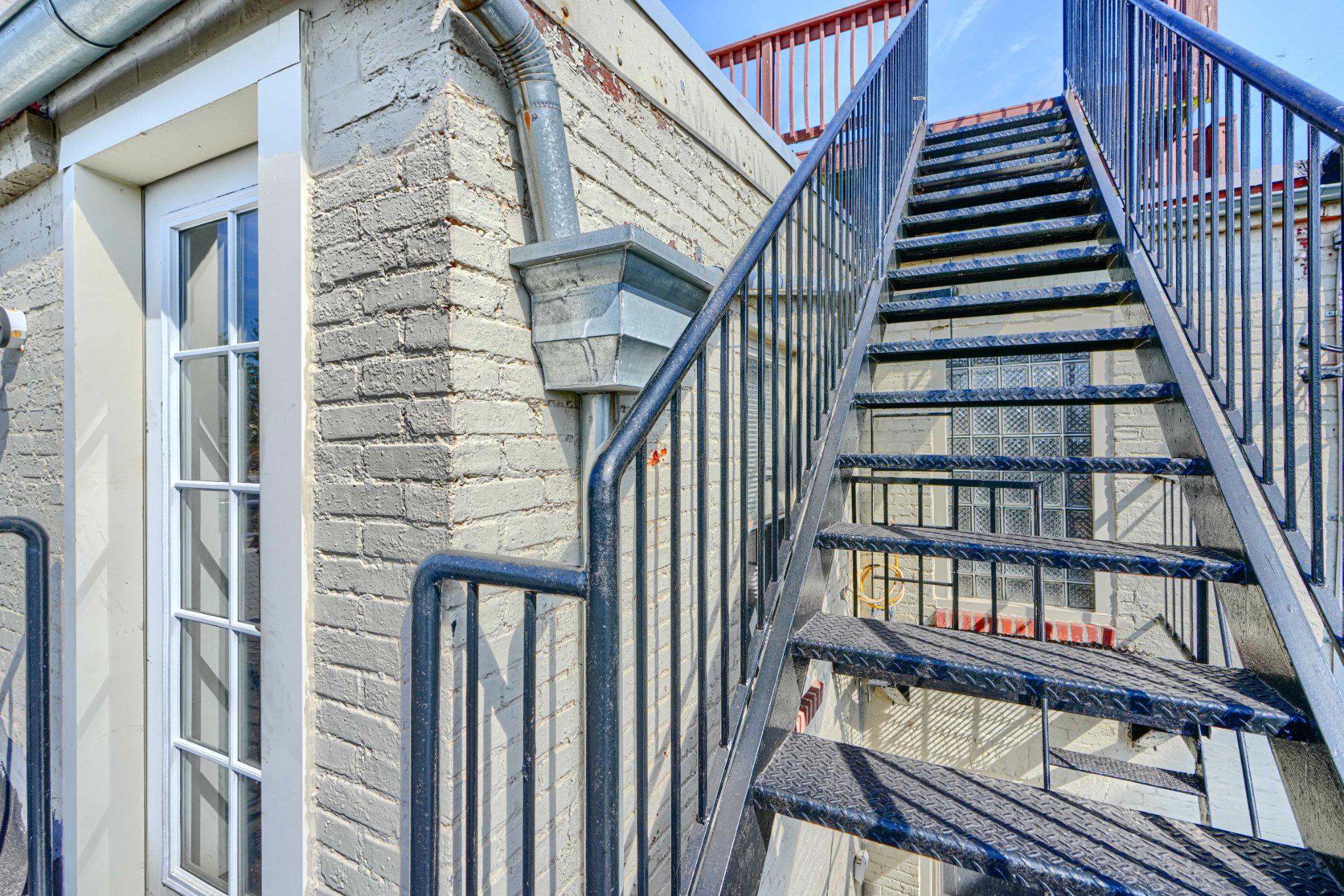 232 South Ann Street Baltimore, MD 21231 - Photo 43 of 62 Exterior steel stairs to rooftop deck